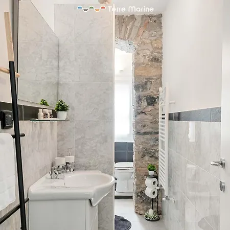 Richard's House, Terre Marine